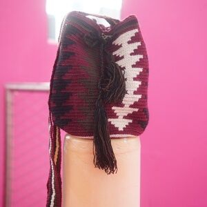 Handmade Medium Wayuu Crossbody - Earth Tones Tribal Design